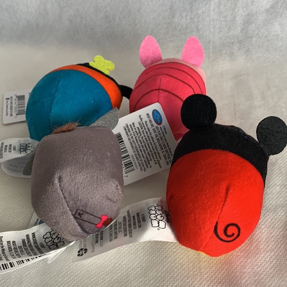 4 Disney Tsum Tsum Mini Plush Characters: Mickey, Goofy, Piglet, Eeyore NWT - Picture 6 of 8